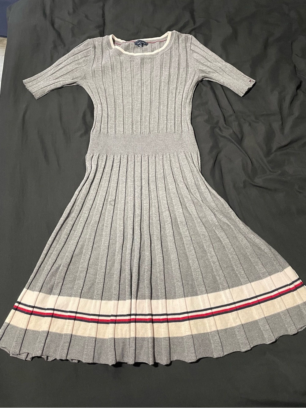 Tommy Hilfiger Grey Pleated Knit Sweater Dress Size Small